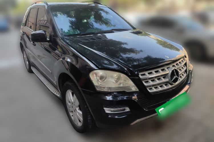 Used Mercedes-Benz M-Class 2010 ML 300 4MATIC Front Right 45 Deg