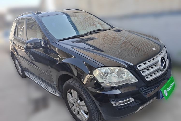 Used Mercedes-Benz M-Class 2010 ML 300 4MATIC Front Right 45 Deg