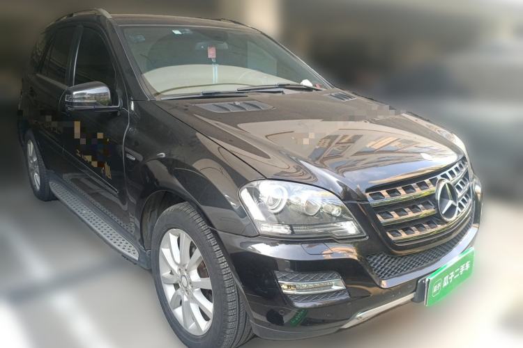 Used Mercedes-Benz M-Class 2010 ML 350 4MATIC Luxury Special Edition Front Right 45 Deg