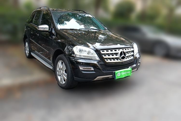 Used Mercedes-Benz M-Class 2010 ML 300 4MATIC Front Right 45 Deg