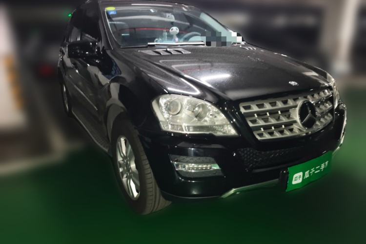 Used Mercedes-Benz M-Class 2010 ML 300 4MATIC Front Right 45 Deg