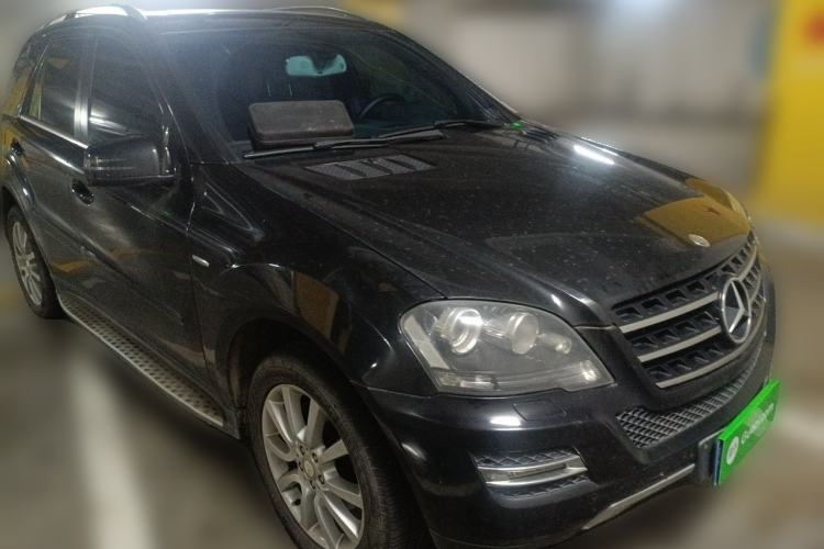 Used Mercedes-Benz M-Class 2010 ML 350 4MATIC Luxury Model Front Right 45 Deg