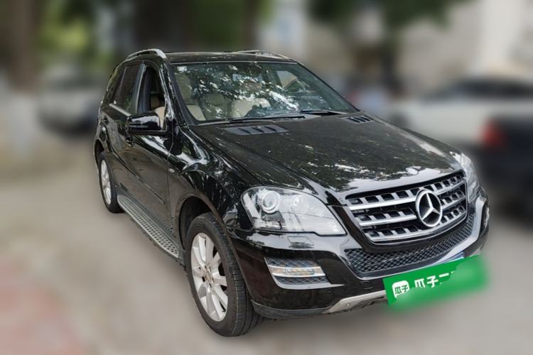 Used Mercedes-Benz M-Class 2010 ML 350 4MATIC Luxury Model Front Right 45 Deg