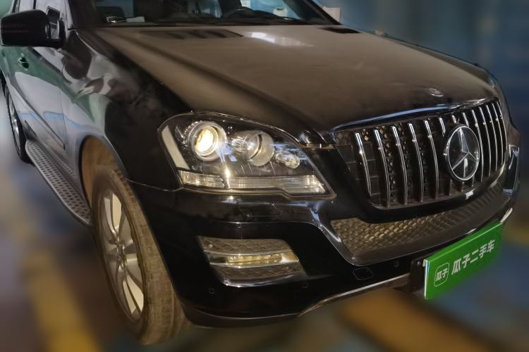 Used Mercedes-Benz M-Class 2010 ML 350 4MATIC Luxury Special Edition Front Right 45 Deg