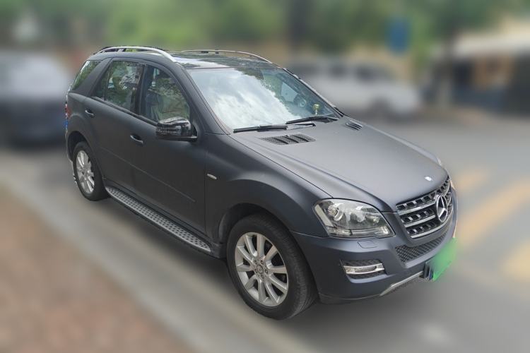 Used Mercedes-Benz M-Class 2010 ML 350 4MATIC Luxury Special Edition Front Right 45 Deg