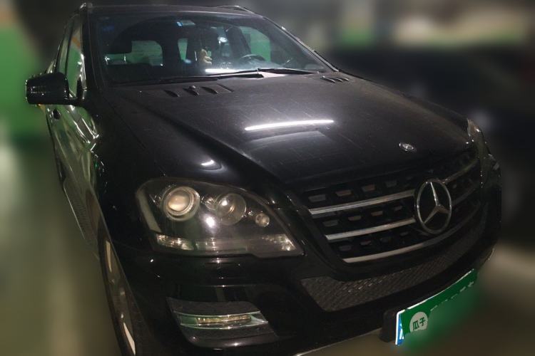 Used Mercedes-Benz M-Class 2010 ML 350 4MATIC Luxury Special Edition Front Right 45 Deg