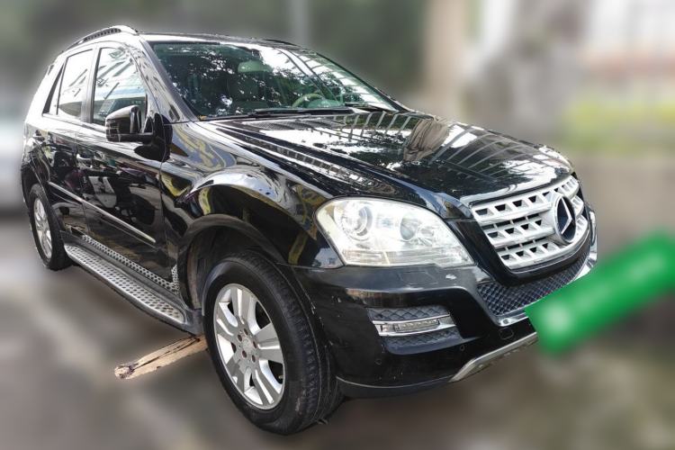 Used Mercedes-Benz M-Class 2010 ML 300 4MATIC Front Right 45 Deg