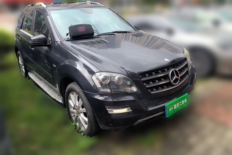 Used Mercedes-Benz M-Class 2010 ML 350 4MATIC Luxury Model Front Right 45 Deg