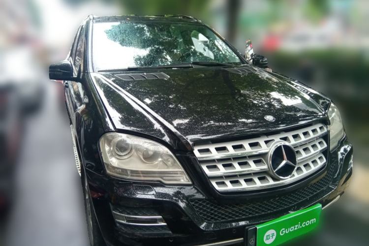 Used Mercedes-Benz M-Class 2010 ML 300 4MATIC Front Right 45 Deg