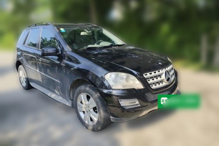 Used Mercedes-Benz M-Class 2010 ML 300 4MATIC Front Right 45 Deg