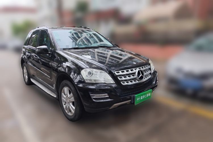Used Mercedes-Benz M-Class 2010 ML 300 4MATIC Front Right 45 Deg