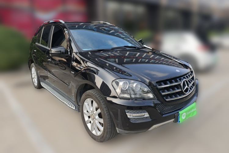 Used Mercedes-Benz M-Class 2010 ML 350 4MATIC Luxury Model Front Right 45 Deg