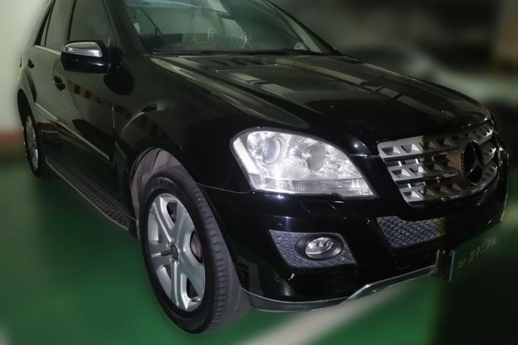 Used Mercedes-Benz M-Class 2010 ML 350 4MATIC Luxury Model Front Right 45 Deg