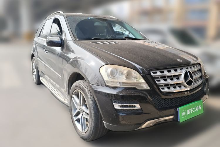 Used Mercedes-Benz M-Class 2010 ML 350 4MATIC Luxury Model Front Right 45 Deg