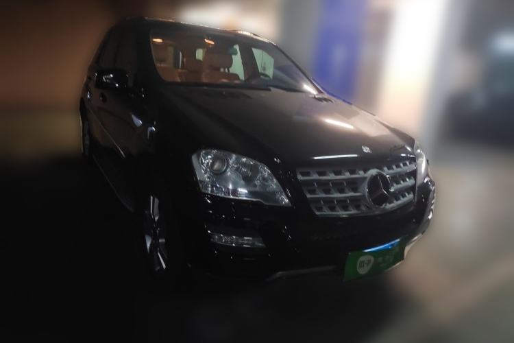 Used Mercedes-Benz M-Class 2010 ML 300 4MATIC Front Right 45 Deg