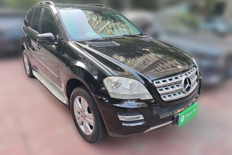 Used Mercedes-Benz M-Class 2010 ML 300 4MATIC Front Right 45 Deg