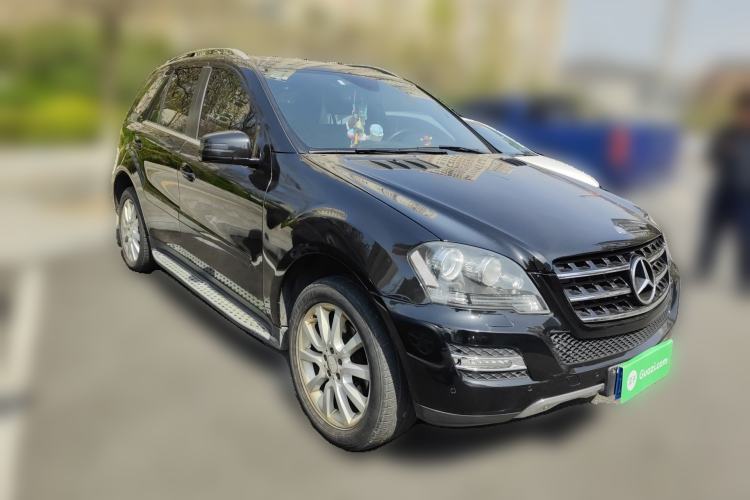 Used Mercedes-Benz M-Class 2010 ML 350 4MATIC Luxury Special Edition Front Right 45 Deg