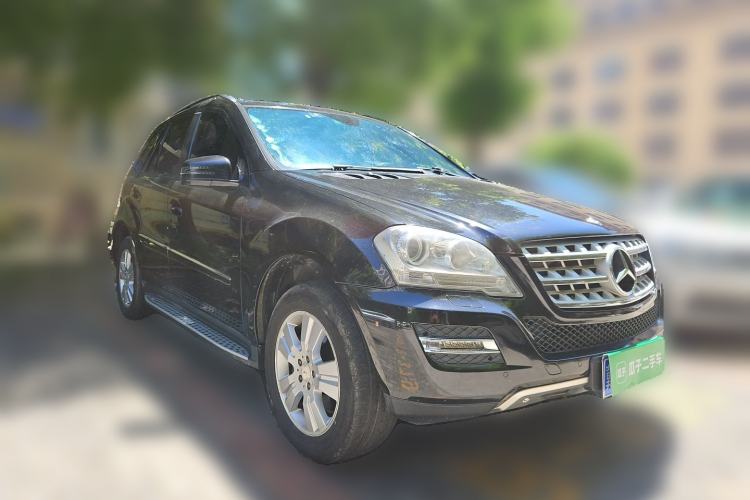 Used Mercedes-Benz M-Class 2010 ML 300 4MATIC Front Right 45 Deg