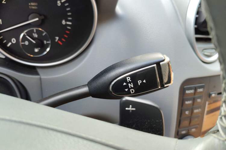 Used Mercedes-Benz M-Class 2010 ML 300 4MATIC Gear Lever
