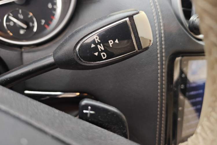 Used Mercedes-Benz M-Class 2010 ML 350 4MATIC Luxury Model Gear Lever