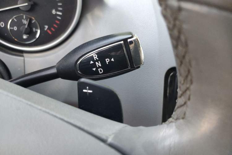Used Mercedes-Benz M-Class 2010 ML 300 4MATIC Gear Lever