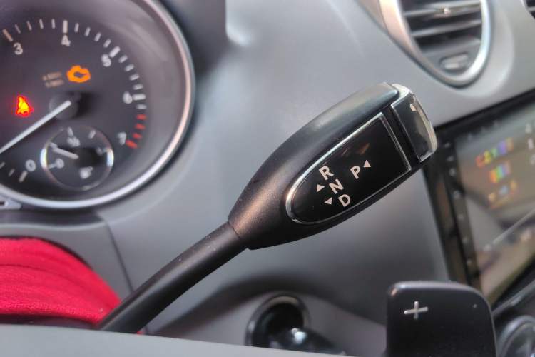 Used Mercedes-Benz M-Class 2010 ML 300 4MATIC Gear Lever