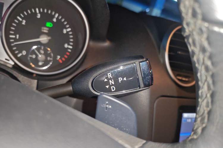 Used Mercedes-Benz M-Class 2010 ML 300 4MATIC Gear Lever
