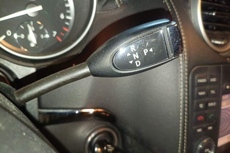 Used Mercedes-Benz M-Class 2010 ML 350 4MATIC Luxury Model Gear Lever