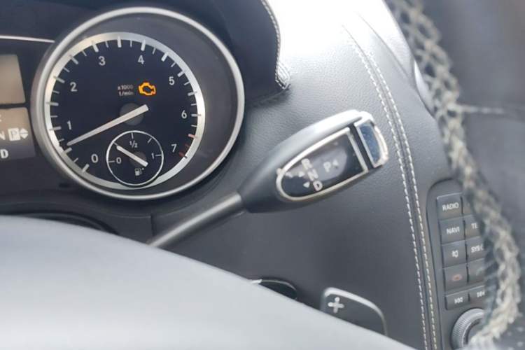 Used Mercedes-Benz M-Class 2010 ML 350 4MATIC Luxury Model Gear Lever