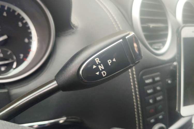 Used Mercedes-Benz M-Class 2010 ML 350 4MATIC Luxury Model Gear Lever