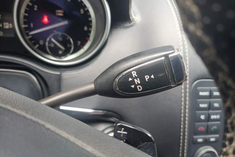 Used Mercedes-Benz M-Class 2010 ML 500 4MATIC Gear Lever