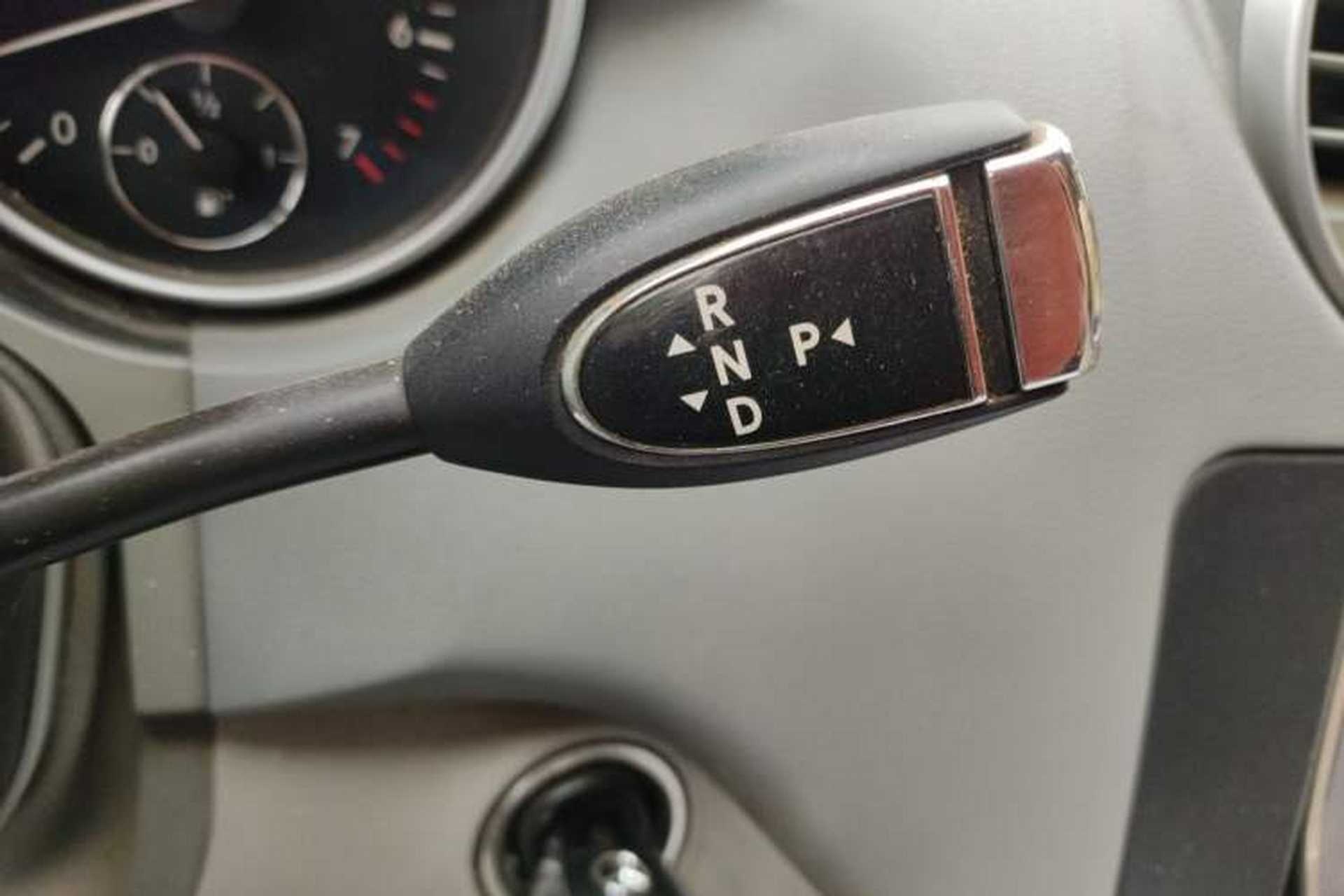 Used Mercedes-Benz M-Class 2010 ML 300 4MATIC Gear Lever