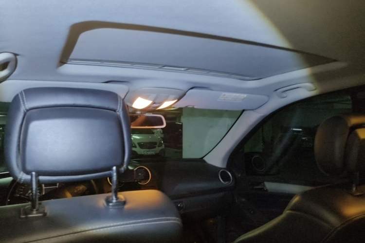 Used Mercedes-Benz M-Class 2010 ML 300 4MATIC Headliner