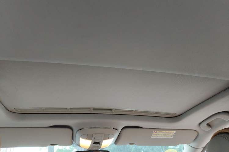Used Mercedes-Benz M-Class 2010 ML 300 4MATIC Headliner