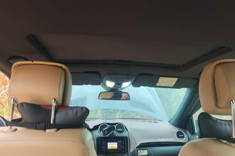 Used Mercedes-Benz M-Class 2010 ML 350 4MATIC Luxury Special Edition Headliner