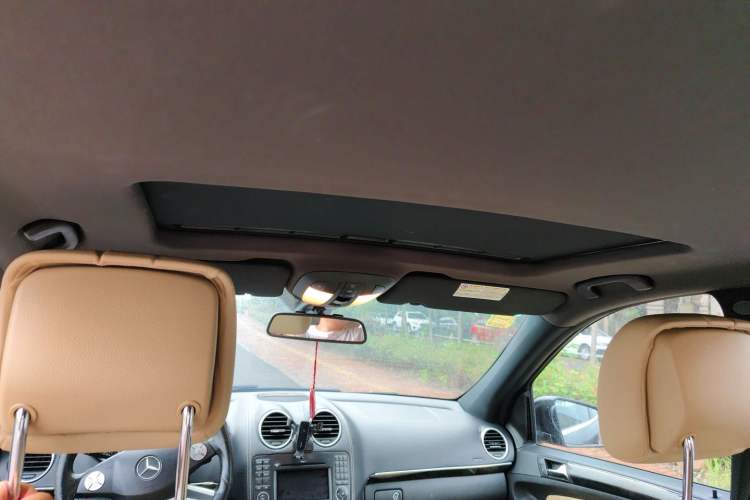 Used Mercedes-Benz M-Class 2010 ML 350 4MATIC Luxury Model Headliner