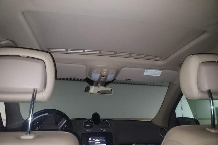 Used Mercedes-Benz M-Class 2010 ML 350 4MATIC Luxury Model Headliner