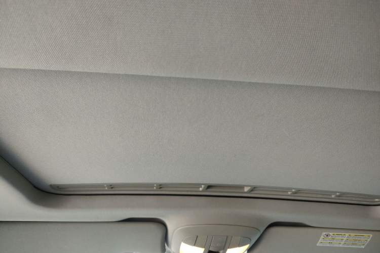 Used Mercedes-Benz M-Class 2010 ML 300 4MATIC Headliner