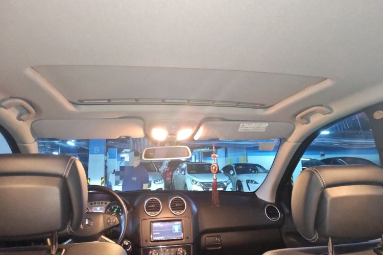 Used Mercedes-Benz M-Class 2010 ML 300 4MATIC Headliner