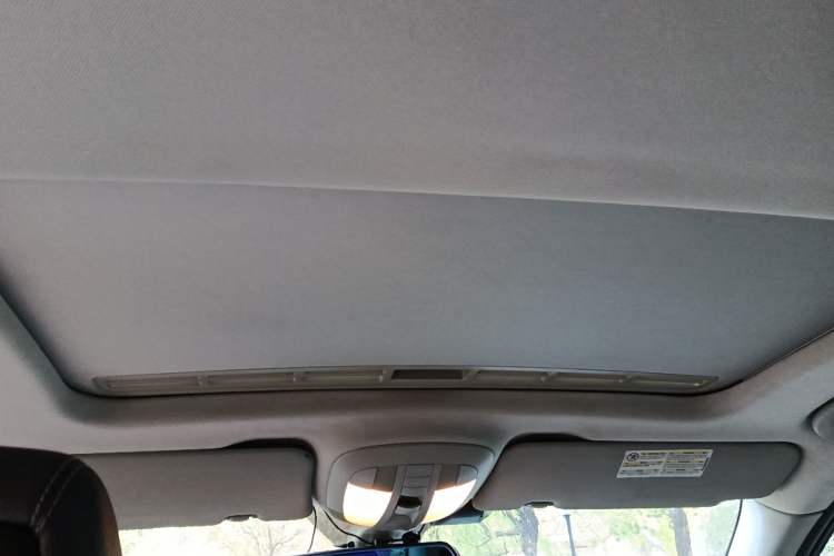 Used Mercedes-Benz M-Class 2010 ML 300 4MATIC Headliner