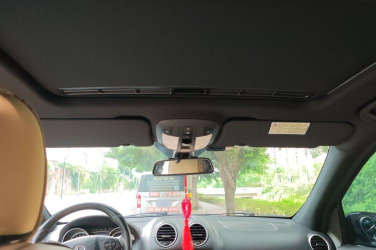 Used Mercedes-Benz M-Class 2010 ML 350 4MATIC Luxury Model Headliner