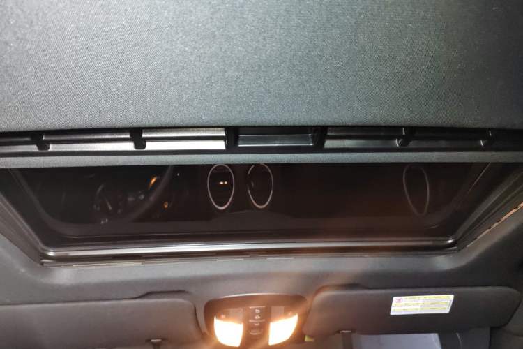 Used Mercedes-Benz M-Class 2010 ML 350 4MATIC Luxury Model Headliner