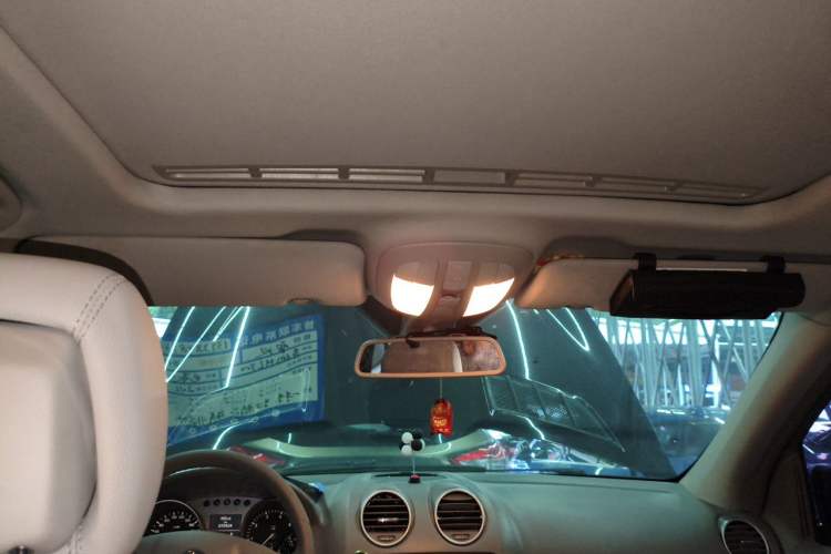 Used Mercedes-Benz M-Class 2010 ML 300 4MATIC Headliner