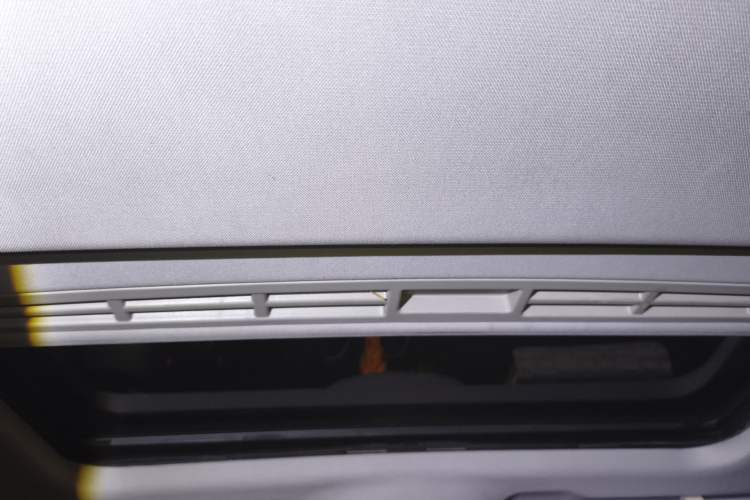 Used Mercedes-Benz M-Class 2010 ML 300 4MATIC Headliner