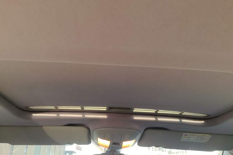 Used Mercedes-Benz M-Class 2010 ML 300 4MATIC Headliner