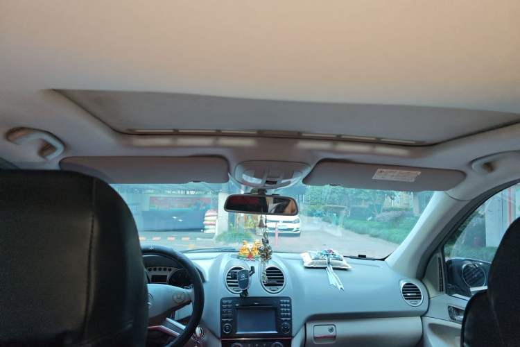 Used Mercedes-Benz M-Class 2010 ML 300 4MATIC Headliner