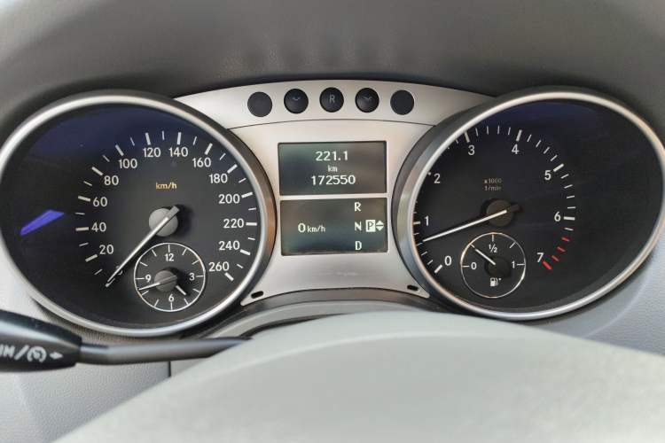 Used Mercedes-Benz M-Class 2010 ML 300 4MATIC Instrument Cluster