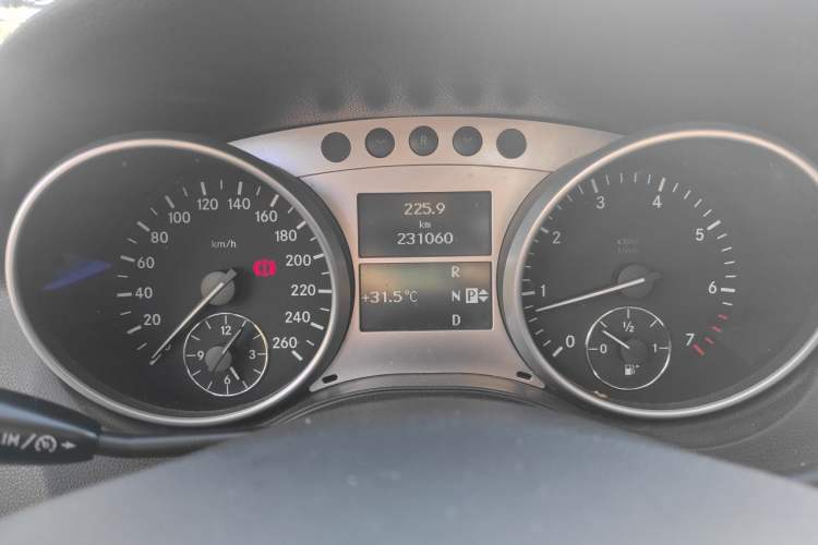 Used Mercedes-Benz M-Class 2010 ML 300 4MATIC Instrument Cluster