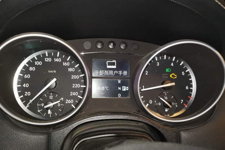 Used Mercedes-Benz M-Class 2010 ML 350 4MATIC Luxury Model Instrument Cluster