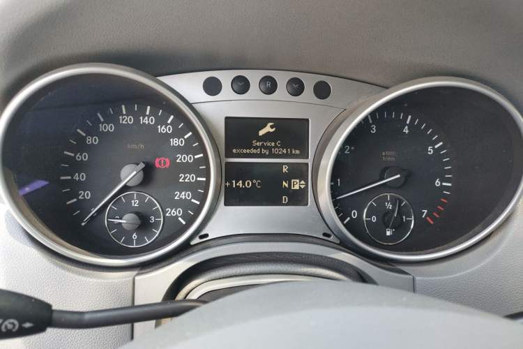 Used Mercedes-Benz M-Class 2010 ML 300 4MATIC Instrument Cluster